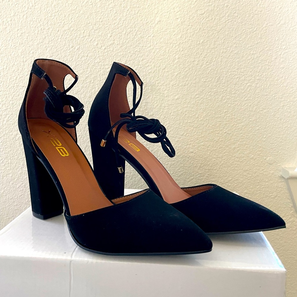 BLACK HIGH HEEL